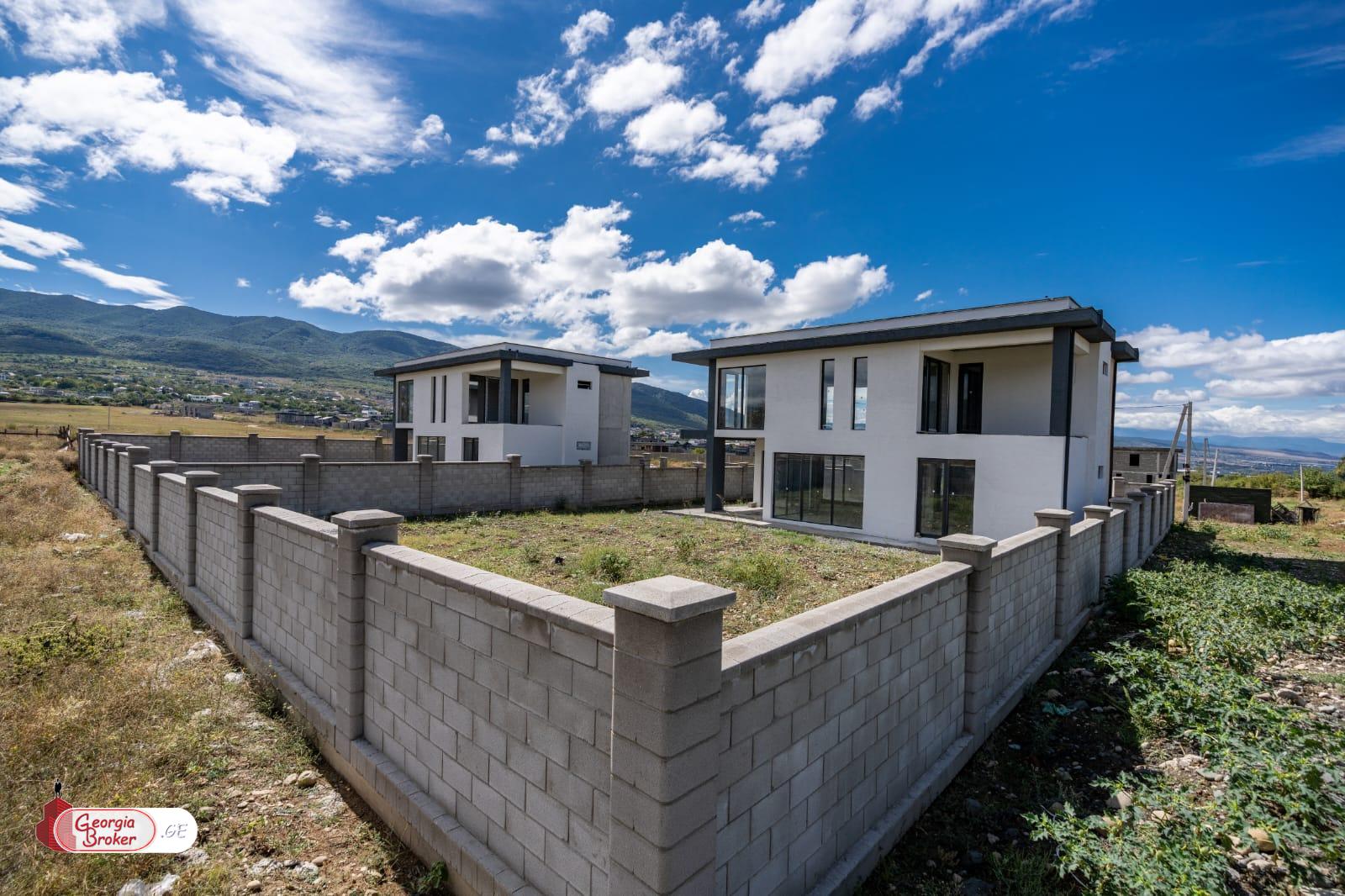 nearly repaired 5-room house for sale